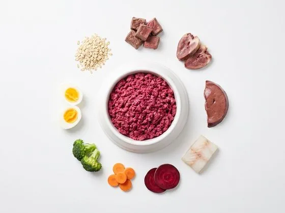 Carne a la parrilla con remolacha